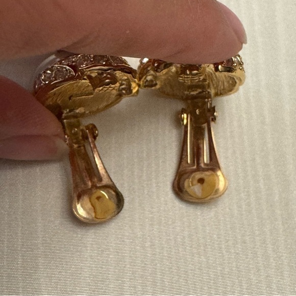 Pair of Vintage Roman Golden Faux Pearl Clip On Earrings - Picture 12 of 13